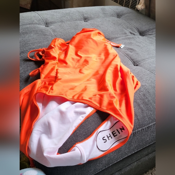 Swimsuit - Picture 3 of 5